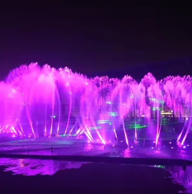 Dry-Fountain-A show of lights and water.