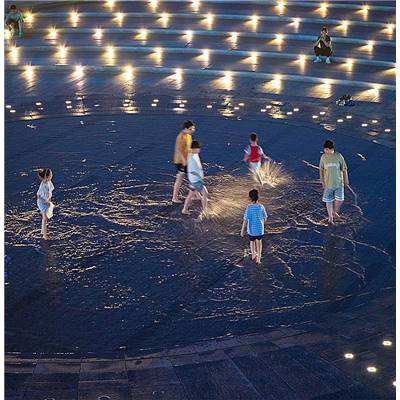 Interactive Fountain01-Interactive, controlled water feature