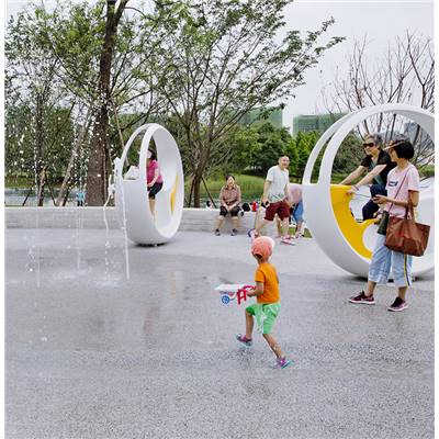 Interactive Fountain01-Interactive, controlled water feature