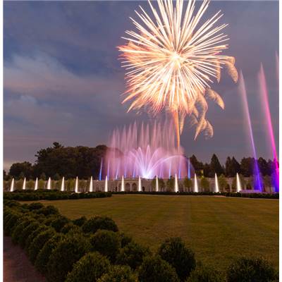 Landscape Fountain01-Decorative water with shifting light and forms